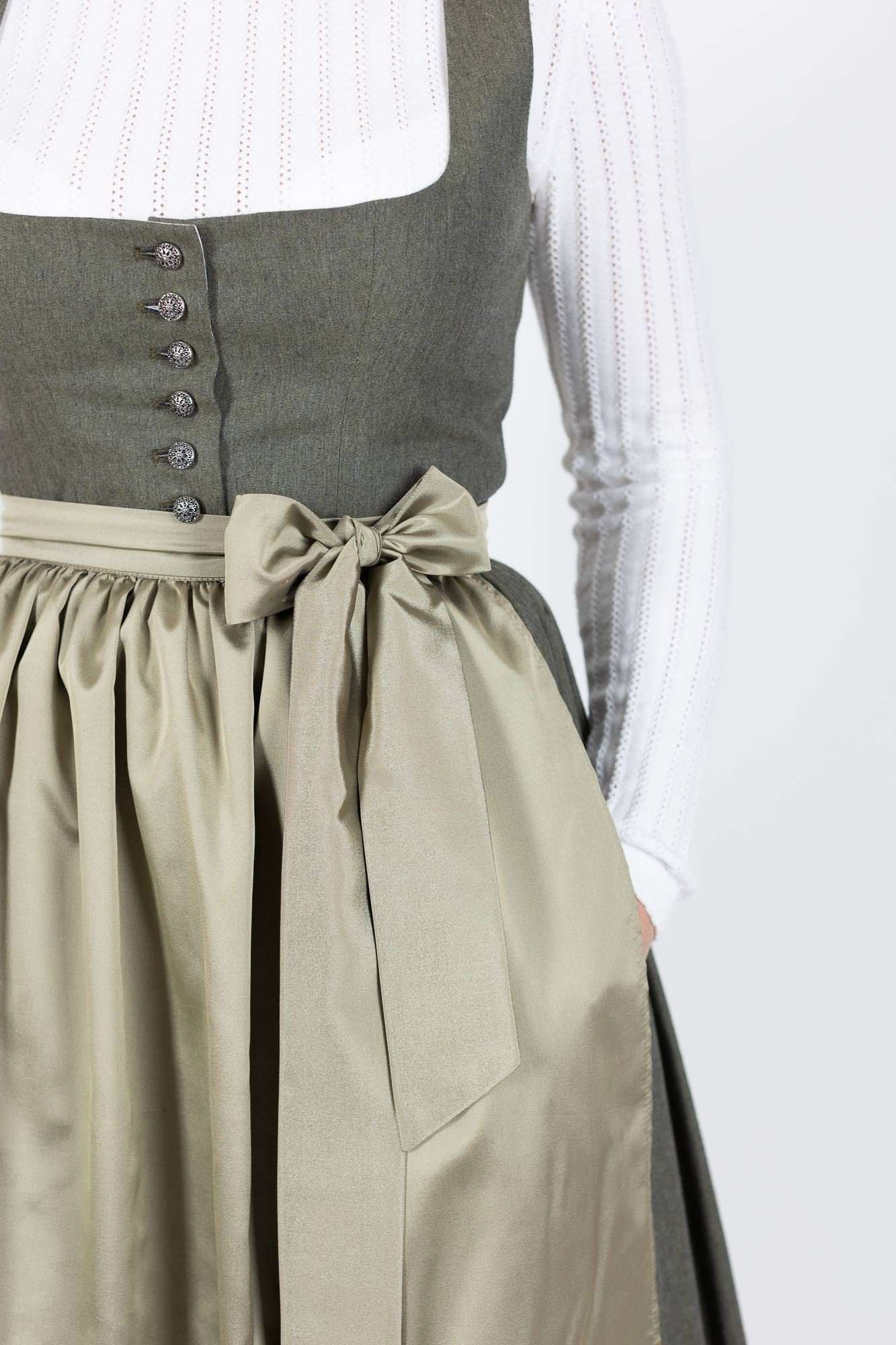 Dirndlpulli Lochmuster