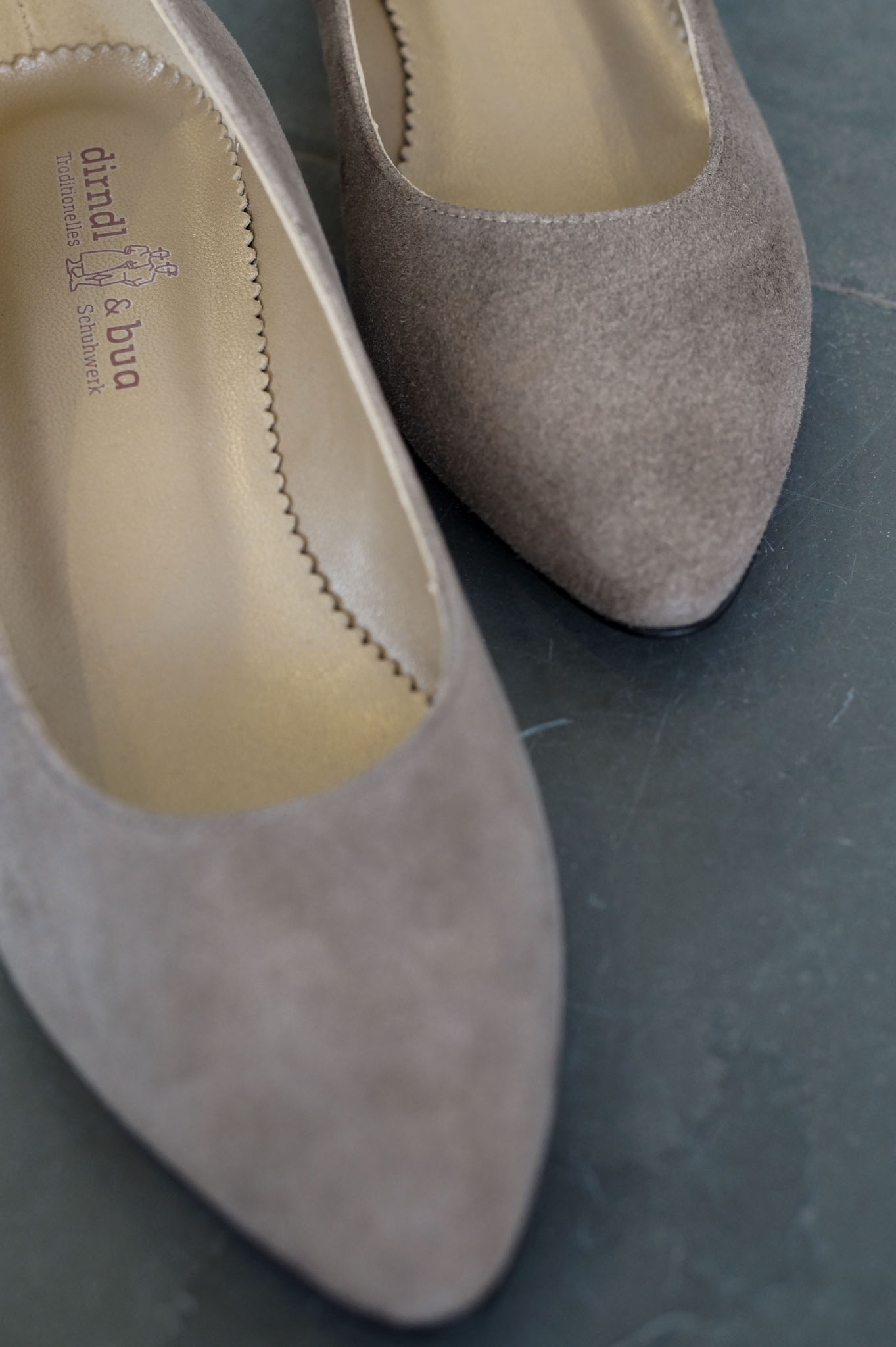Veloursballerina Antikbock von dirndl & bua  